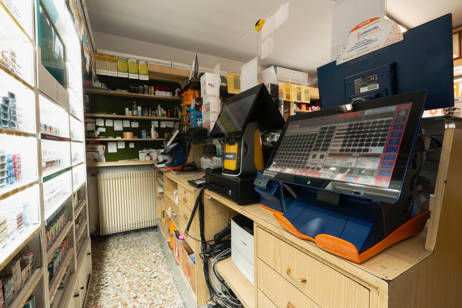 Postazione cassa con sistema Mooney e Lotto
